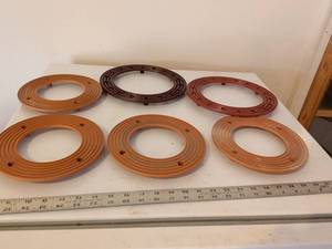lot 295 image: Six surface protector rings