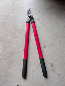 lot 305 image: Bond Long Handle Garden Pruning Shears Set