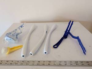 lot 320 image: Clorox ToiletWand Toilet Cleaning System with Disposable Wands and Refill Heads