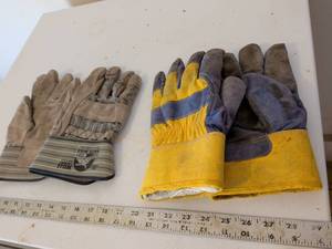 lot 328 image: Work Gloves Set - Leather and Canvas Safety Gloves