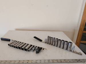 lot 337 image: Craftsman sockets on socket holder