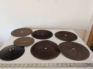 lot 338 image: Assorted Sanding Discs Set