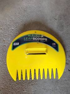 lot 348 image: RUGS Leaf Scoops Multi-Purpose Yard Tool