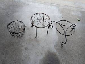 lot 352 image: Plant Stand and Wire Basket Set