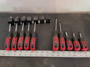 lot 363 image: Professional Screwdriver Set with Storage Case