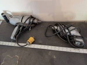 lot 364 image: Black & Decker Electric Drill with Power Cord