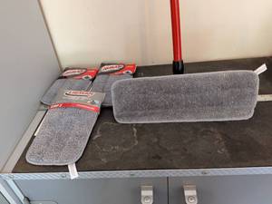 lot 384 image: Libman Commercial Microfiber Mop and Cleaning Pads Set