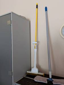 lot 396 image: Quickie Floor Cleaning Mop with Microfiber Pads