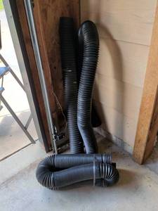 lot 407 image: Black Flexible Hose