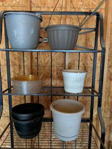 lot 420 image: Assorted Plastic Plant Pots Collection