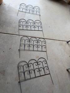 lot 428 image: Metal Garden Border Edging Fence Set