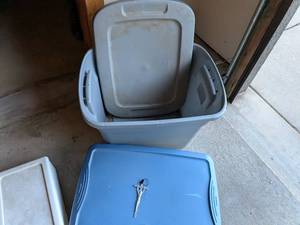 lot 495 image: 2 Tubs and Cross