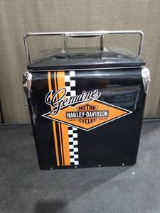 lot 1257 image: Harley Davidson Racing Stripe Cooler with Chrome Handle