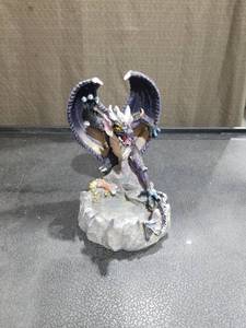 lot 3387 image: Mystic Collection winged dragon ashtray