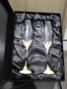 lot 3398 image: Things Remembered Wedding Champagne Flute Set