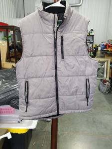 lot 3451 image: OutdoorLife Mens Gray Quilted Puffer Vest Size Large