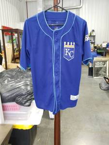 lot 3460 image: Kansas City Royals Blue Baseball Jersey Size Medium