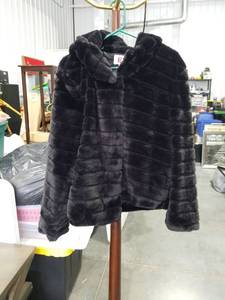 lot 3462 image: EV1 Black Faux Fur Hooded Jacket Womens XL