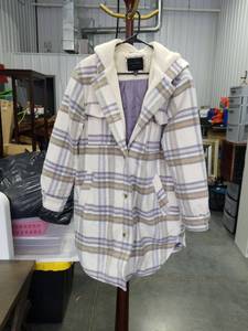 lot 3463 image: Sanctuary Plaid Hooded Flannel Jacket Size Large