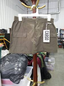 lot 3469 image: Orange Kss Essentials Cargo Skirt Size Medium