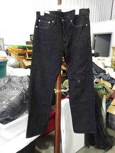 lot 3478 image: Levis 505 Black Denim Jeans Size 33x32