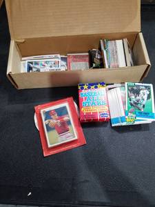 lot 3492 image: Mixed Sports Trading Card Collection Lot
