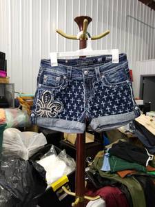 lot 3497 image: Miss Me Denim Shorts Size 28