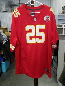 lot 3553 image: Kansas City Chiefs Clyde Edwards-Helaire #25 Nike NFL Jersey Size 2XL