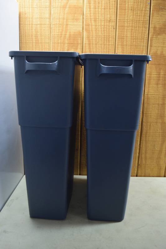 lot 4 image: 2 Genuine Joe 23 Gallon Wall Hugger Trash Cans