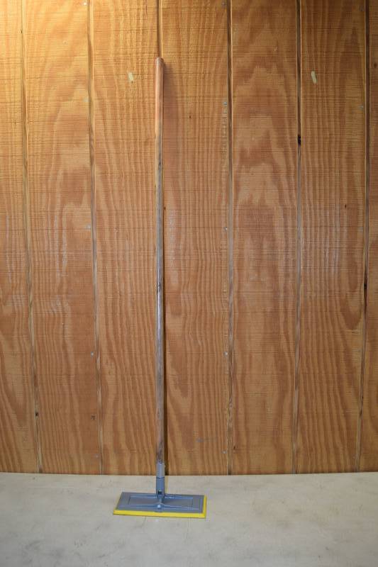 lot 20 image: Drywall Sander