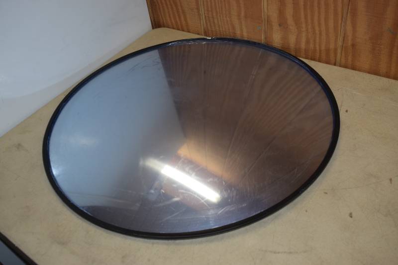 lot 11 image: Round Security Mirror Acrylic Convex Indoor