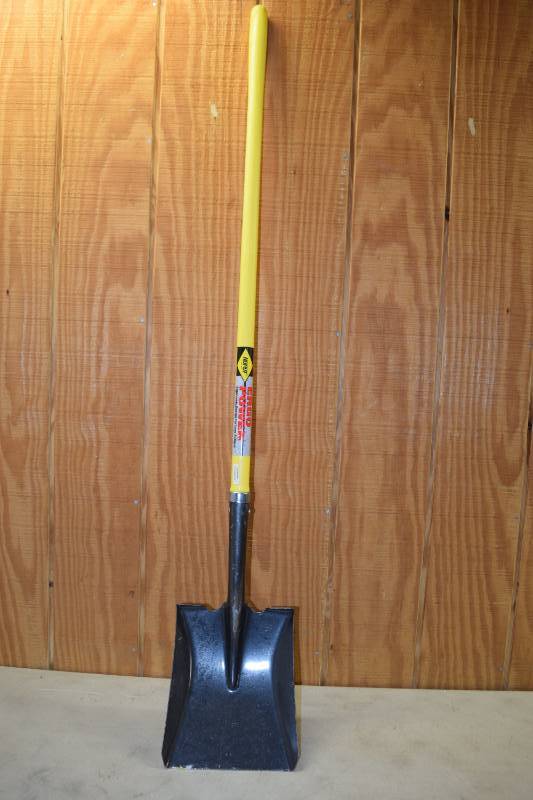 lot 22 image: Nupla Ergo Power Shovel