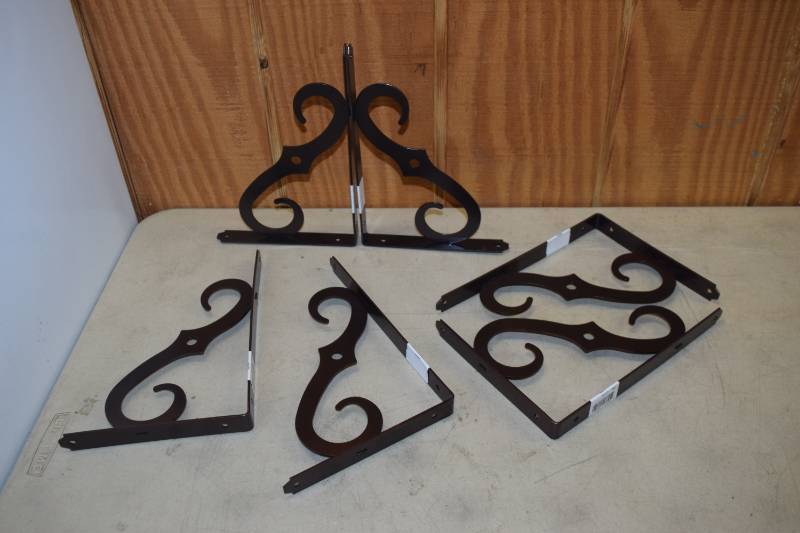 lot 93 image: 6 Shelf Brackets