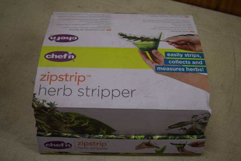 lot 94 image: 12 Zipstrips Herb Strippers