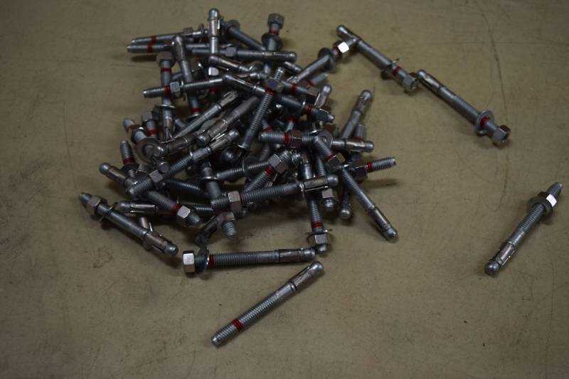 lot 95 image: Box of 50 Hilti KB-TZ Anchor Bolts