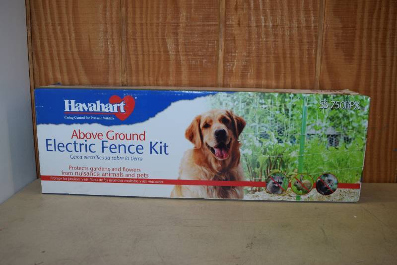 lot 113 image: Havahart Above Ground Electric Fence Kit