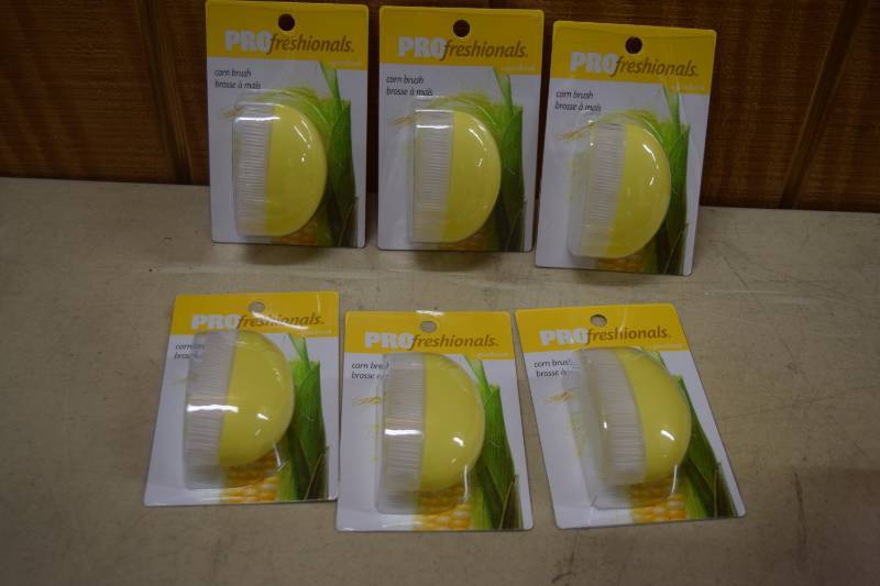 lot 125 image: 6 Profreshionals Corn Brushes