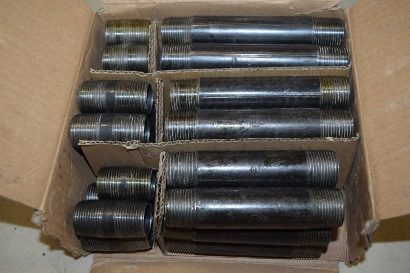 lot 199 image: 34 Schedule 40 1 Rigid Nipples