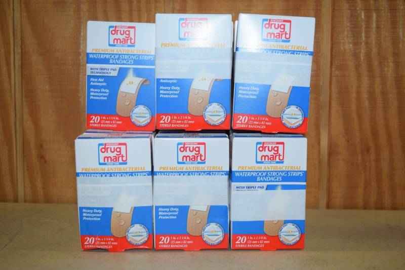 lot 204 image: 33 Boxes of 20 Drug Mart Premium Antibacterial Waterproof Bandages