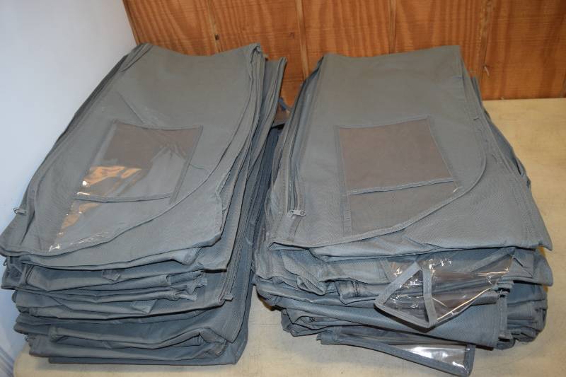 lot 217 image: 25 Garment Bags