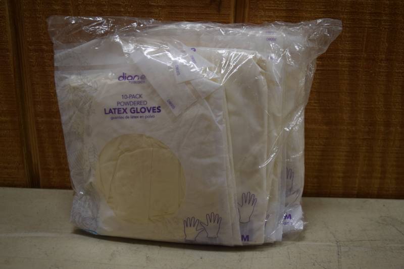 lot 320 image: 60 Pair Latex Gloves for Hair Coloring