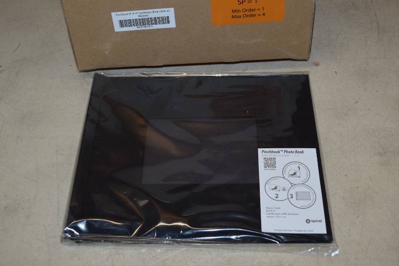lot 326 image: 20 8 x 10 Photo Book Covers