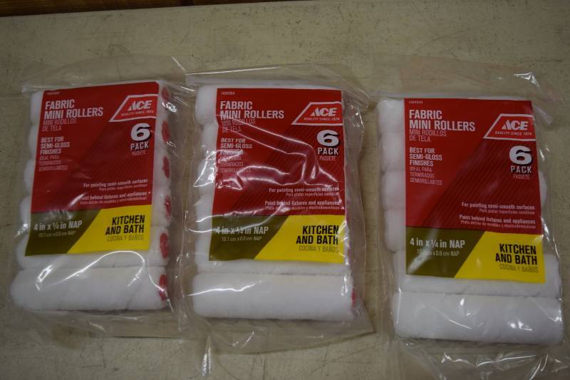 lot 359 image: 18 Fabric Mini Paint Rollers