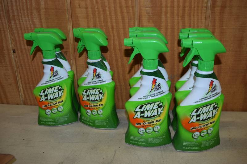 lot 370 image: 10 Bottles Lime-A-Way