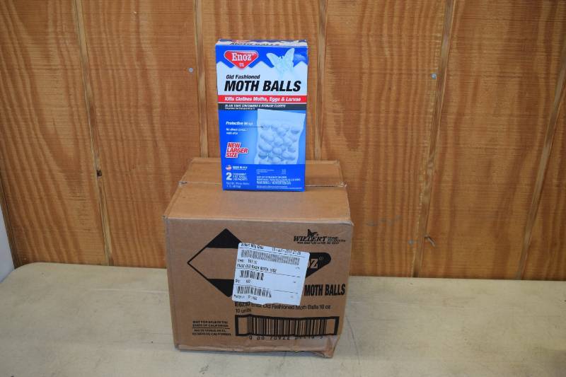 lot 402 image: 10 Boxes Old Fashioned Moth Balls
