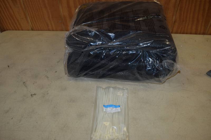 lot 443 image: Privacy Fence Tarp