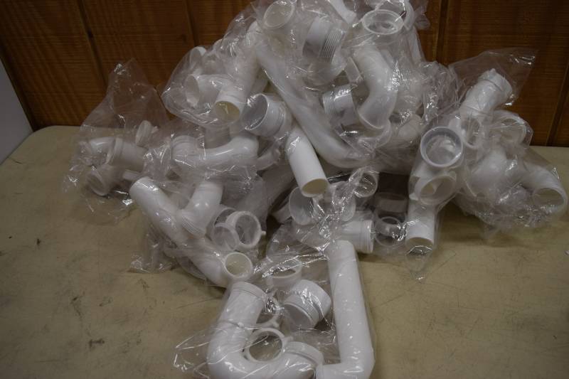 lot 454 image: 17 P Traps