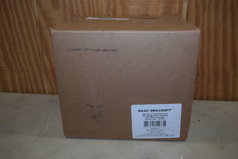 lot 455 image: 4 Gojo Skilcraft Deluxe Lotion Hand Soap Refills