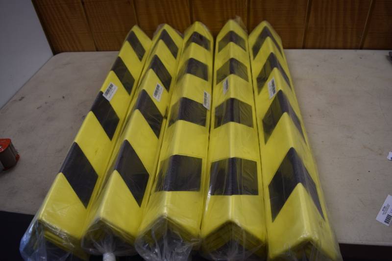 lot 475 image: 20 foam Self Adhesive Corner Protectors