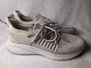 lot 2859 image: Running Sneakers - Size 8.5